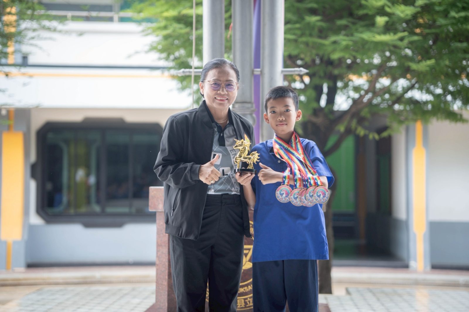 ขอแสดงความยินดีกับนักเรียนคนเก่ง