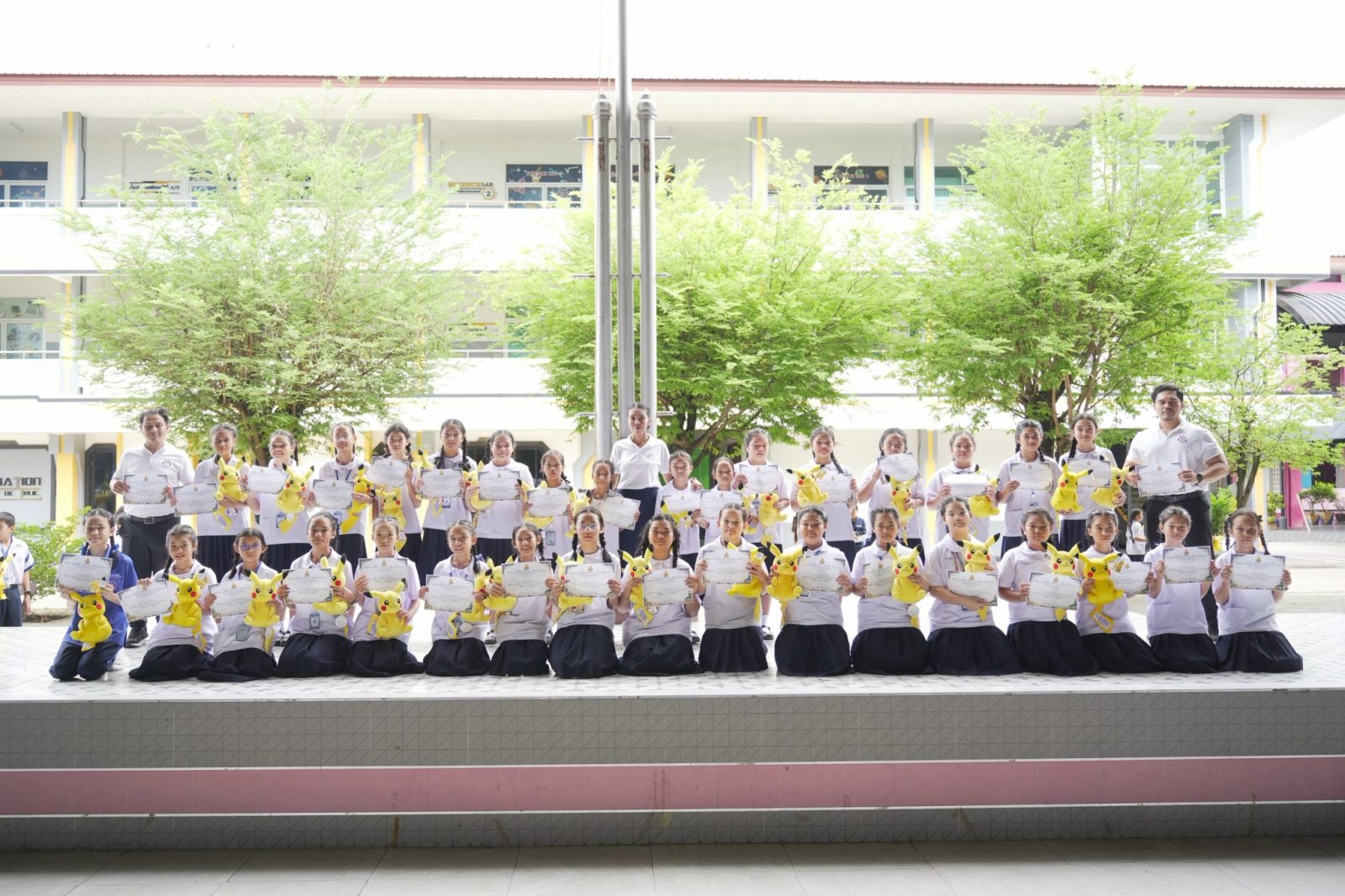 มอบเกียรติบัตรศิลปหัตถกรรมครั้งที่ 73